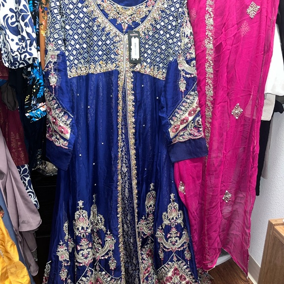 ** Brand New ** Designer Pakistani Dress - Picture 4 of 4